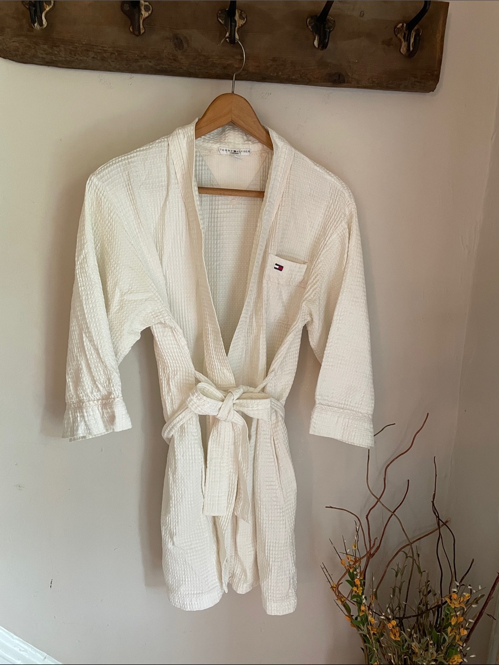 Tommy Hilfiger Cream Waffle-Knit Bath Robe with Logo Pocket